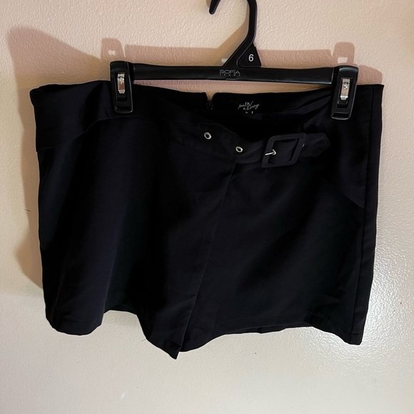 milk & honey Skirt/shorts  black Size XL polyester spandex zippers - Picture 5 of 12